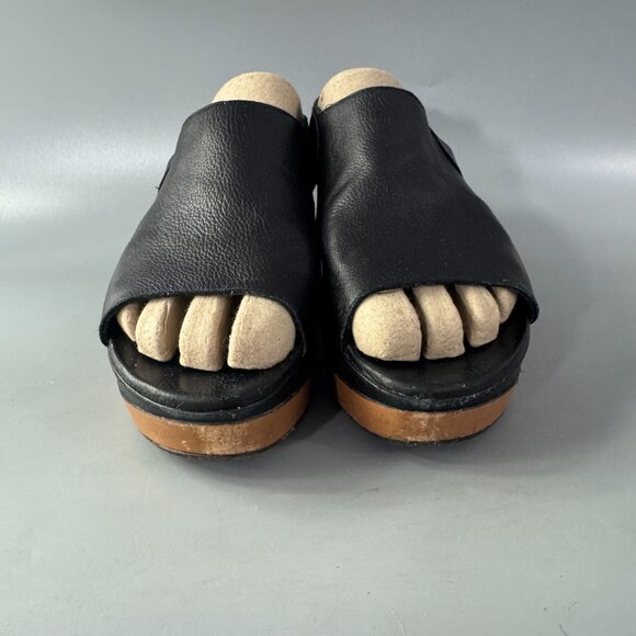 Stuart Weitzman Women's Black Slingback Leather Platform Wedge Sandals, Size 6.5 - Picture 3 of 12